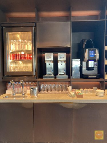 東京羽田國泰機場貴賓室 自助飲品區